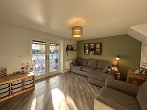 Lounge- click for photo gallery